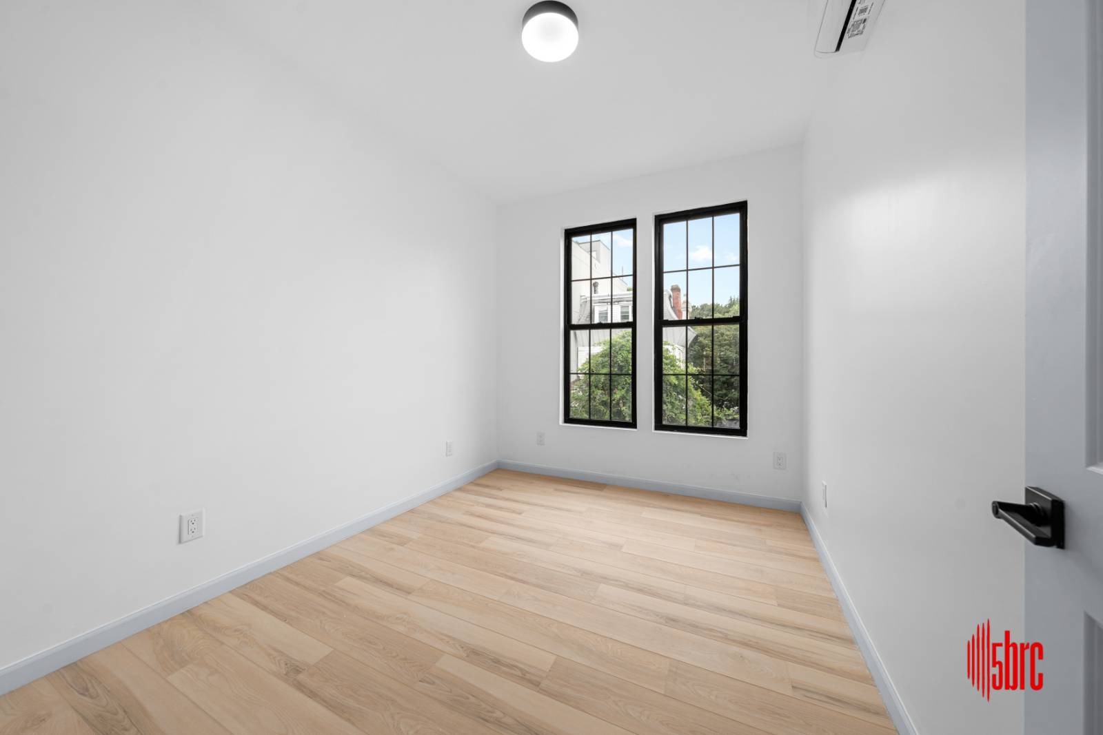 #15 photo, 1058 Jefferson Ave, ブルックリン区 Bushwick , NY 11221