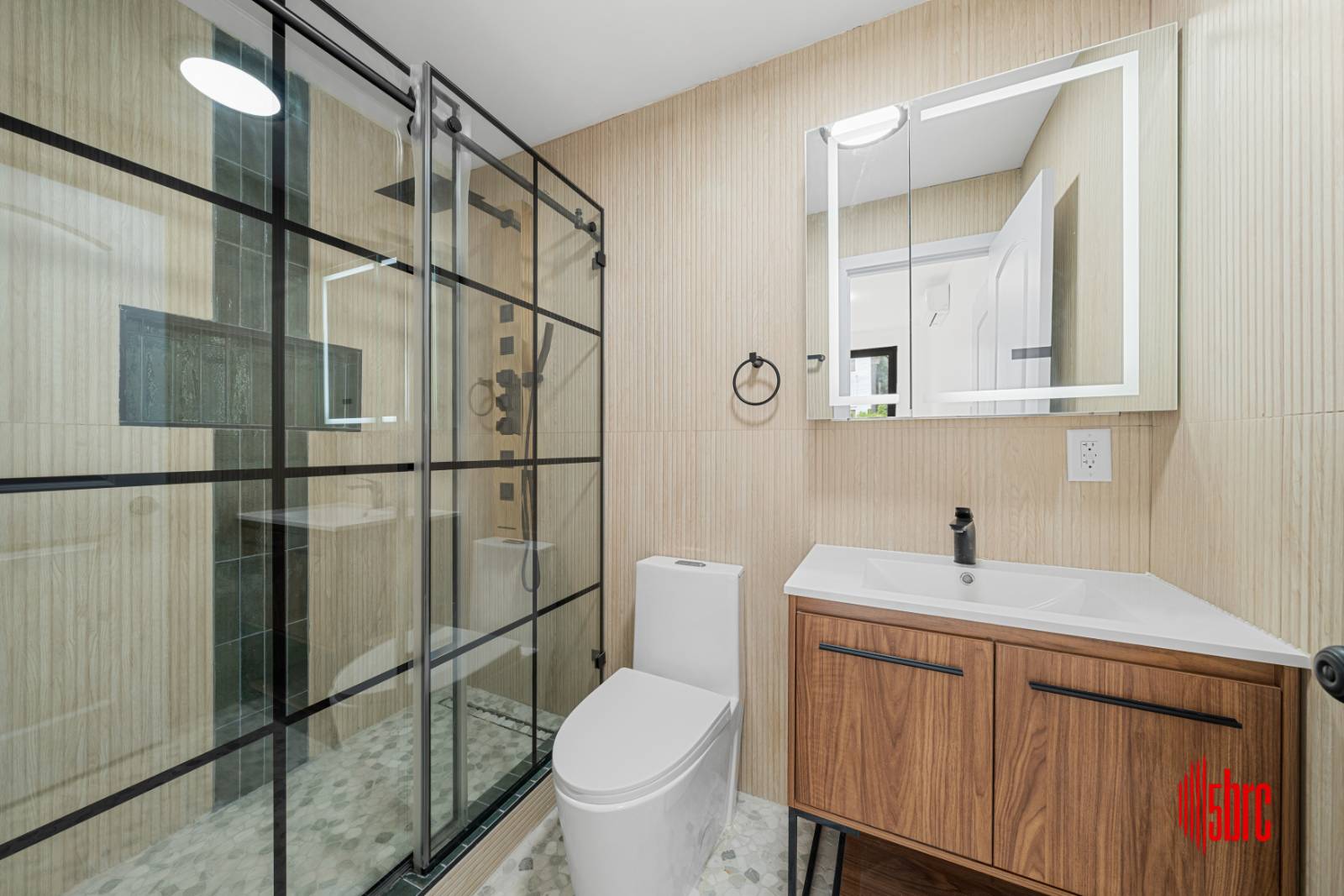 #29 photo, 1058 Jefferson Ave, ブルックリン区 Bushwick , NY 11221