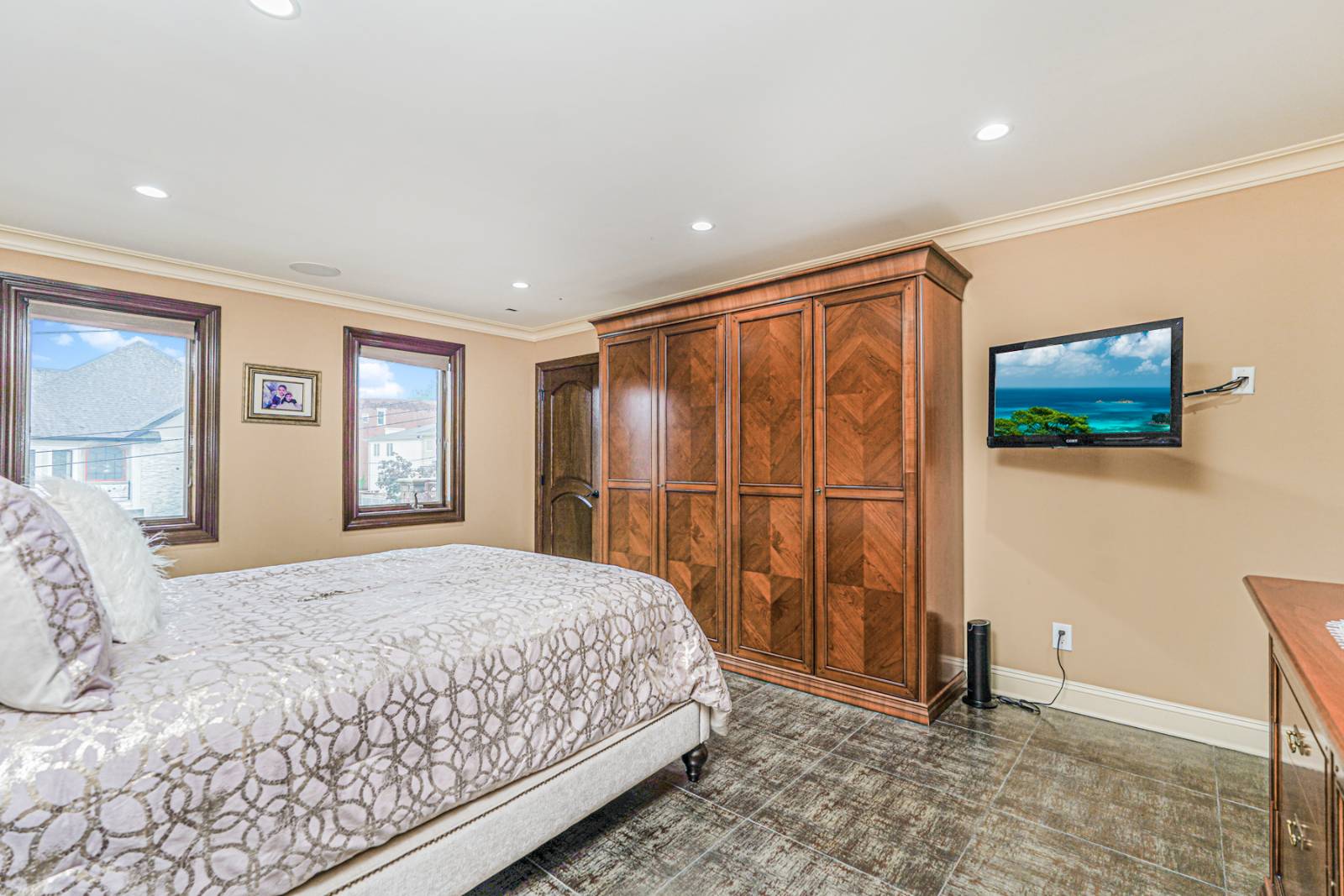 #52 photo, 14 walnut place, Staten Island , NY 10306