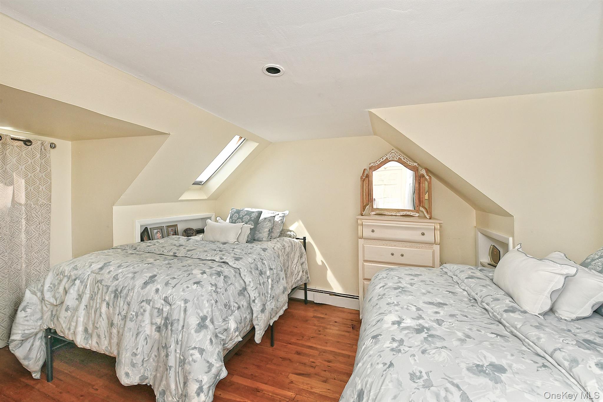 #13 photo, 899 Brent Drive, Wantagh , NY 11793