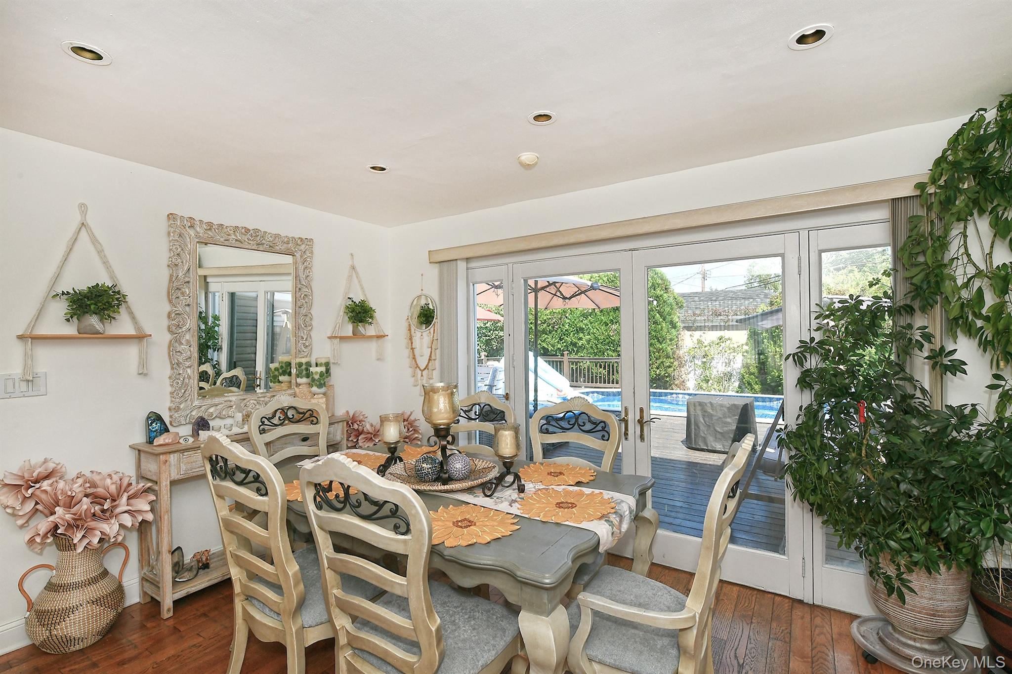 #18 photo, 899 Brent Drive, Wantagh , NY 11793