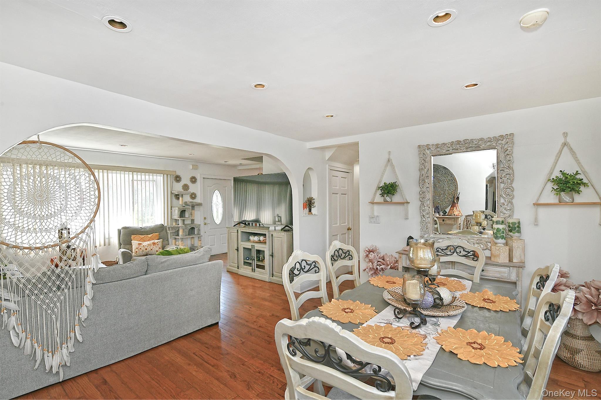 #19 photo, 899 Brent Drive, Wantagh , NY 11793