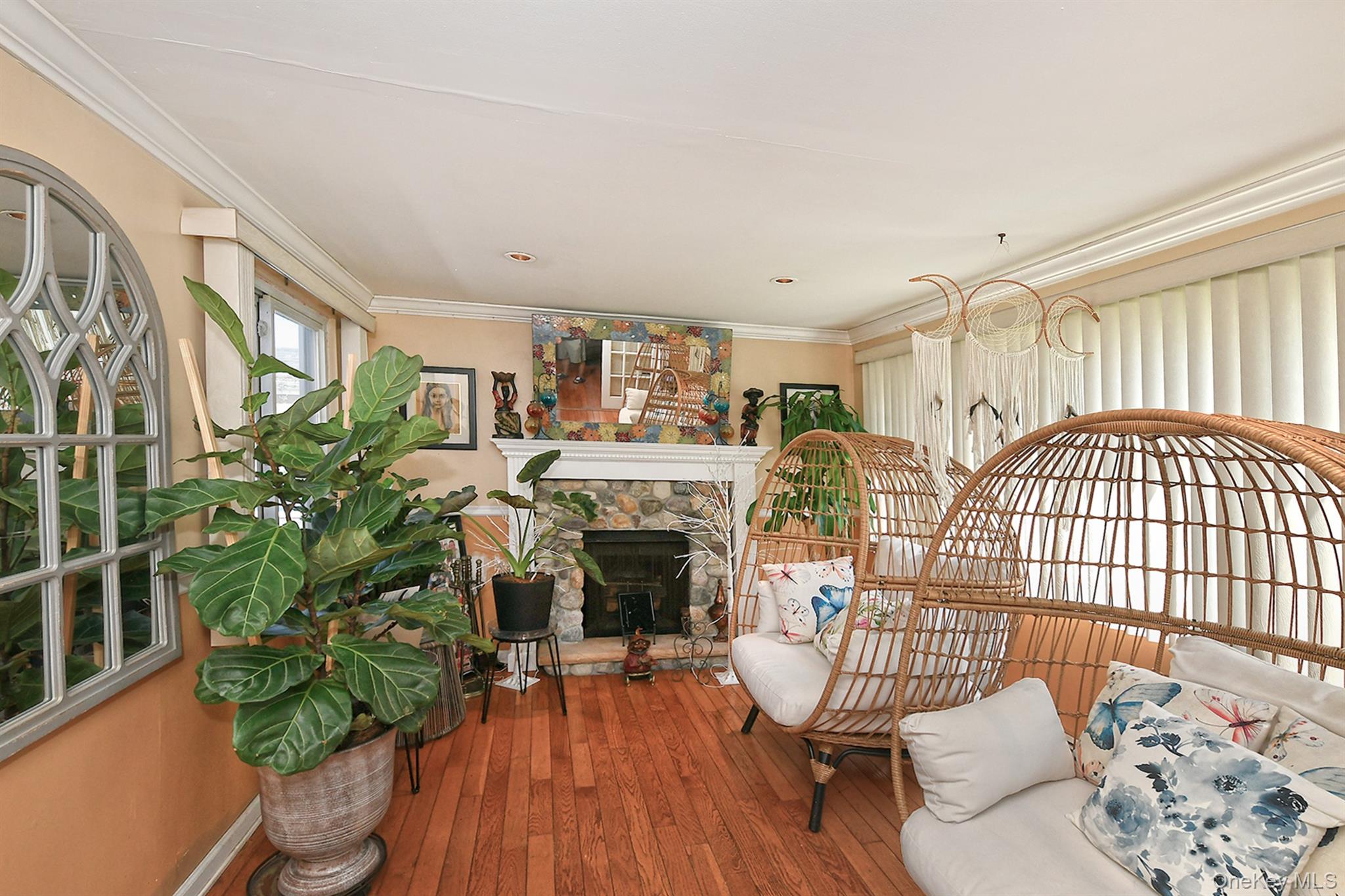 #7 photo, 899 Brent Drive, Wantagh , NY 11793