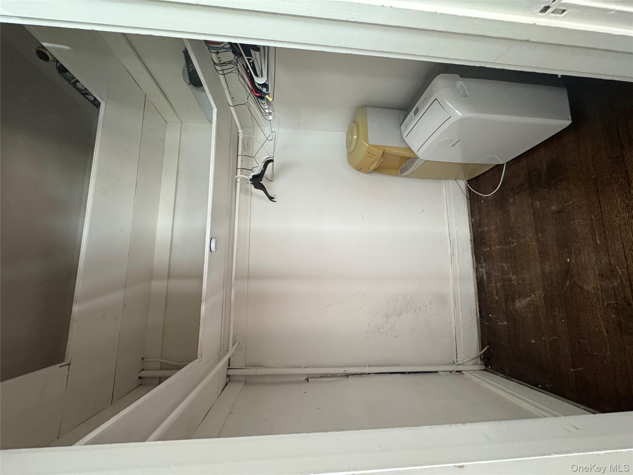 #6 photo, 439 Main Street, Islip , NY 11751