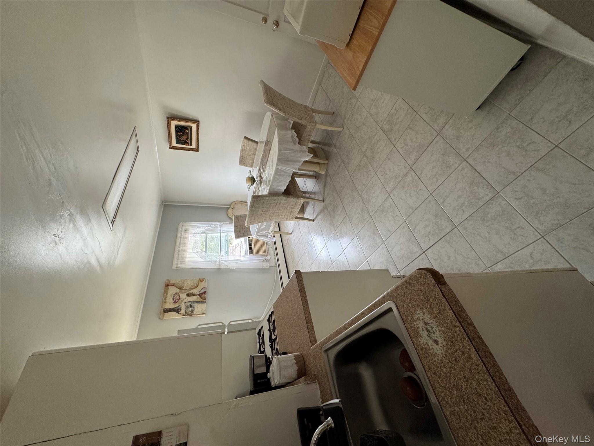 #10 photo, 158 Church Street, Freeport , NY 11520