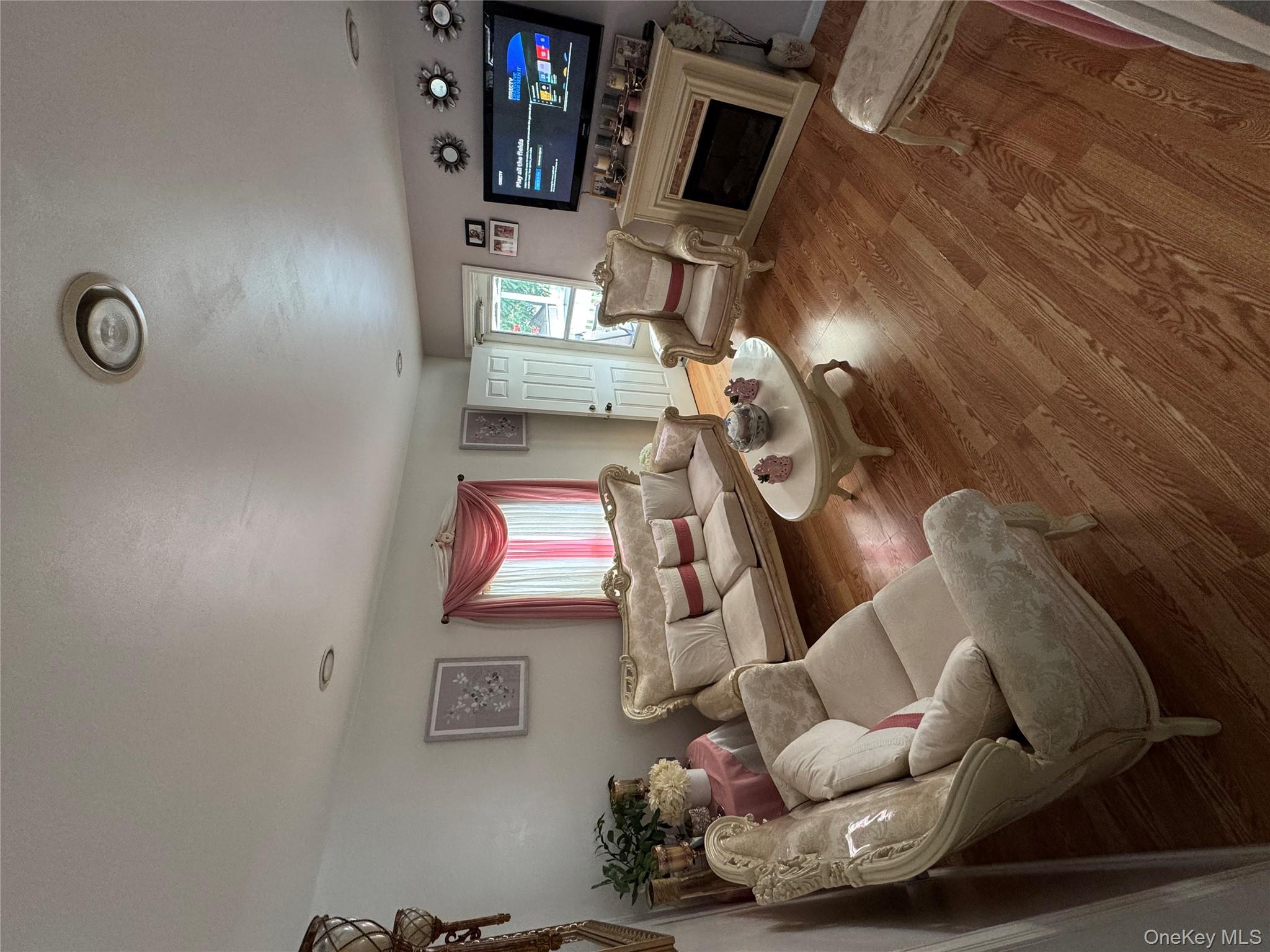 #8 photo, 158 Church Street, Freeport , NY 11520