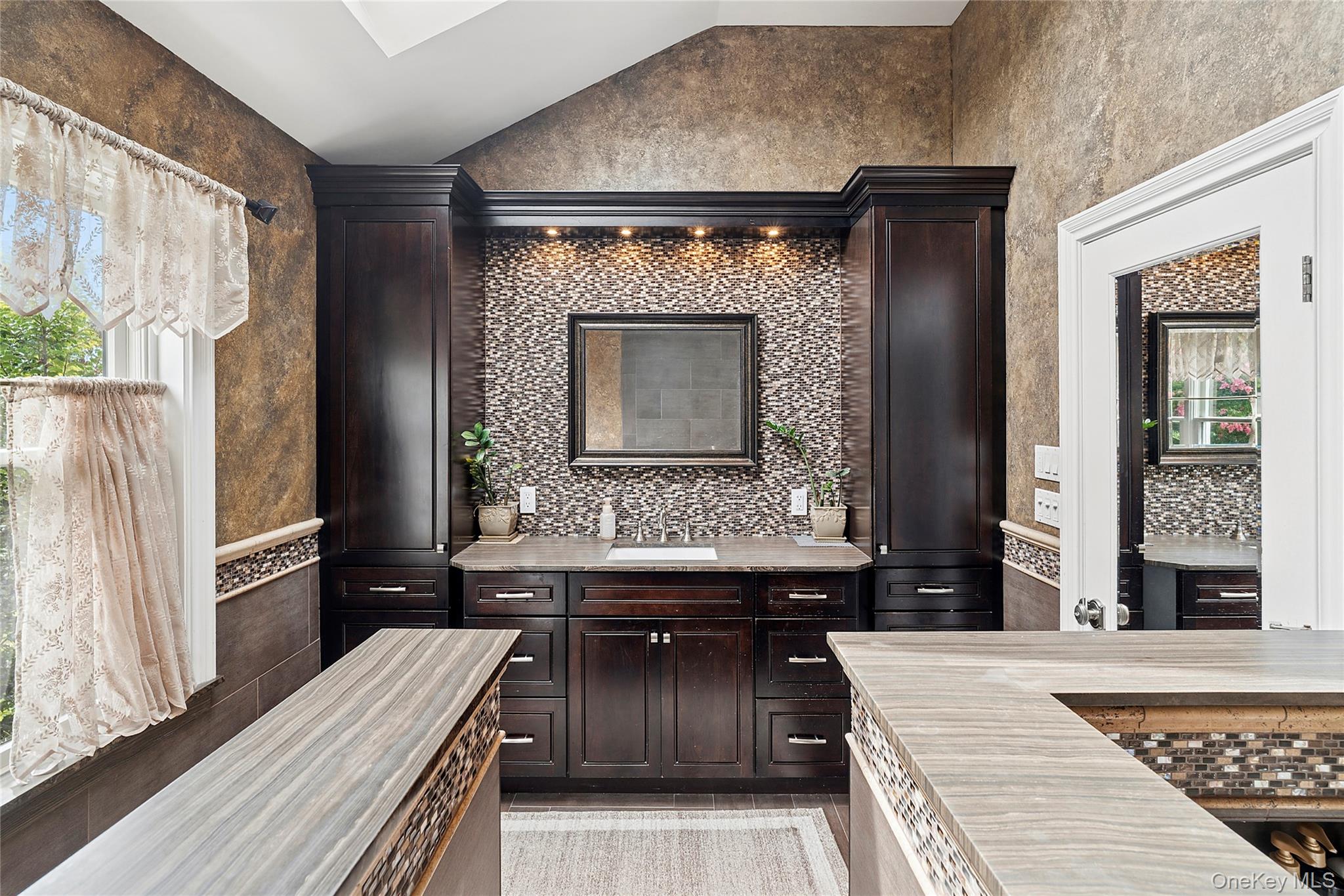 #19 photo, 5 Windcrest Drive, サフォーク郡 Manorville , NY 11949