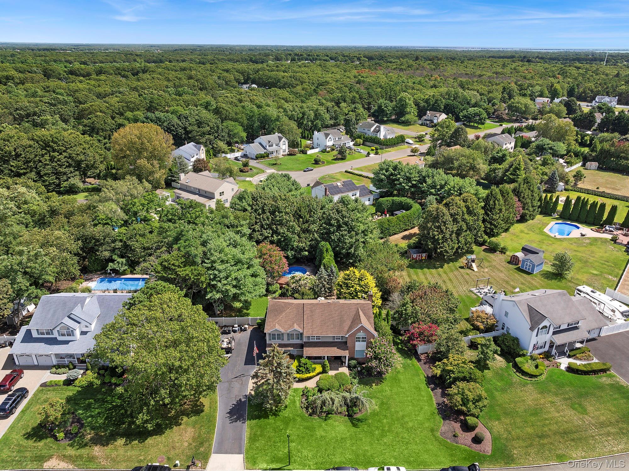 #2 photo, 5 Windcrest Drive, サフォーク郡 Manorville , NY 11949