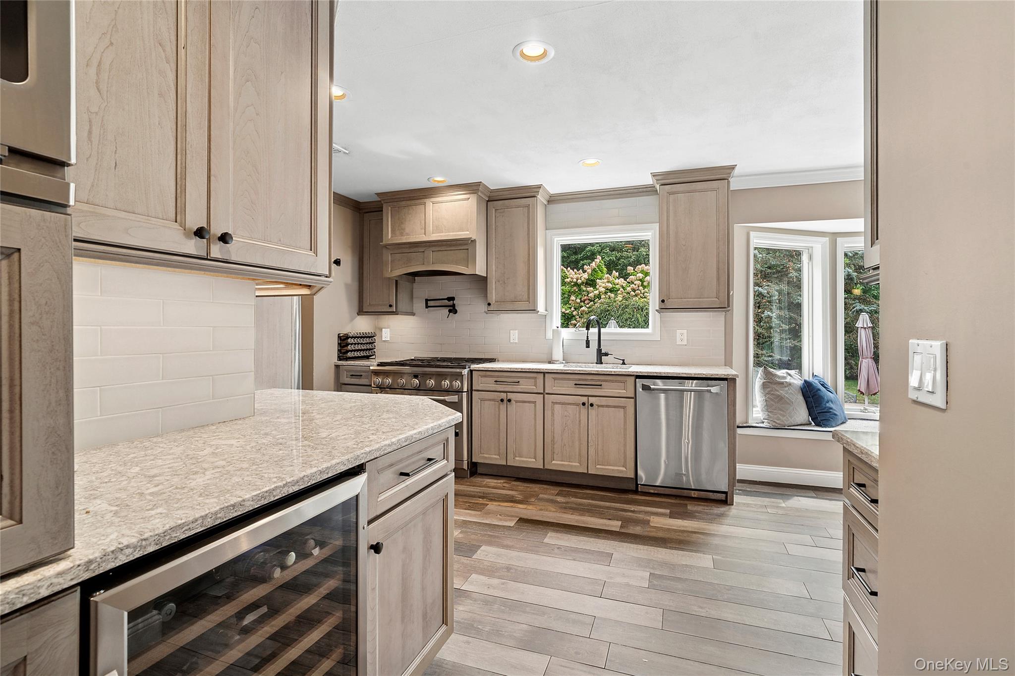 #9 photo, 5 Windcrest Drive, サフォーク郡 Manorville , NY 11949