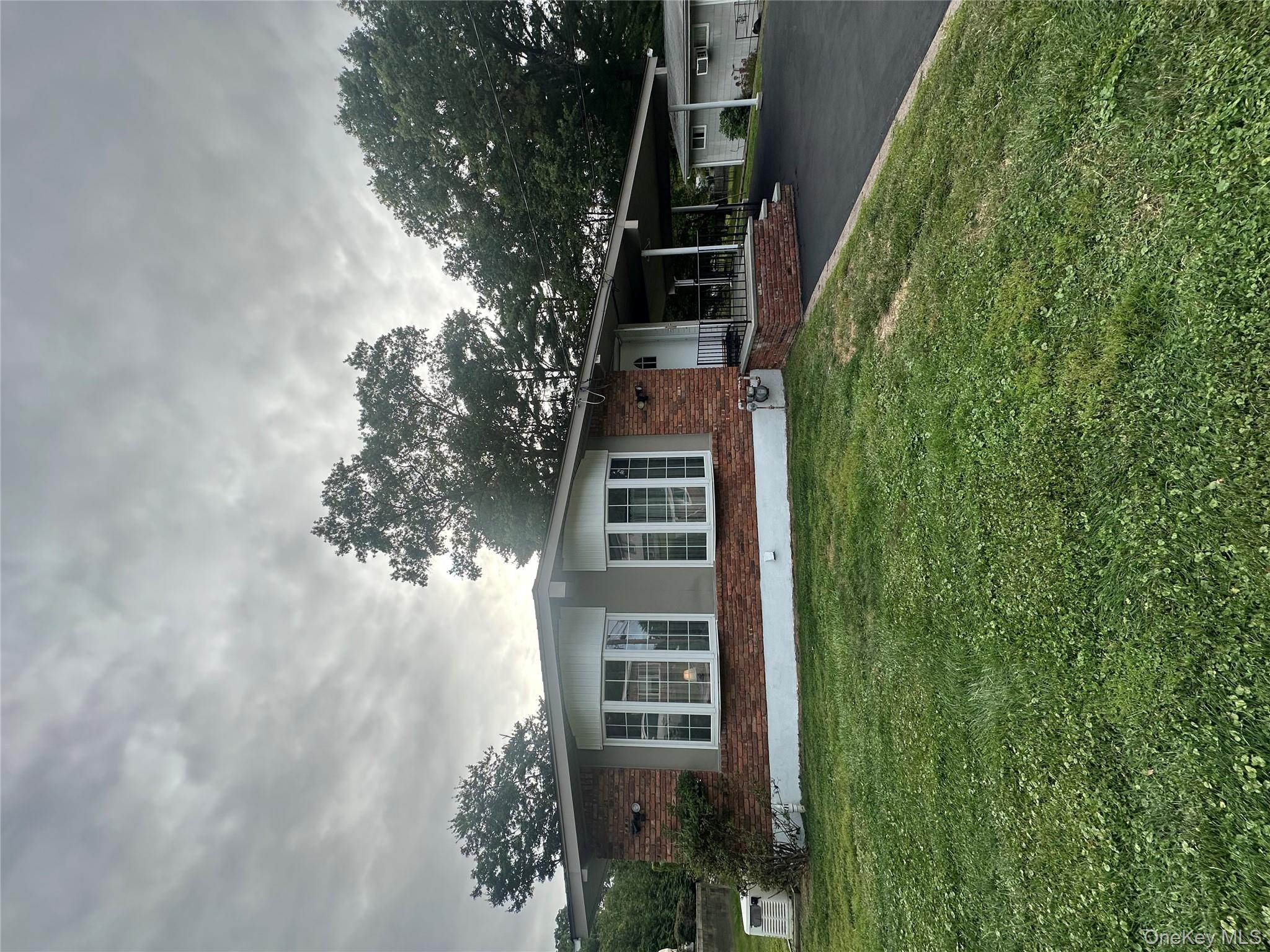 #1 photo, 200 Quaspeck Boulevard, Valley Cottage , NY 10989