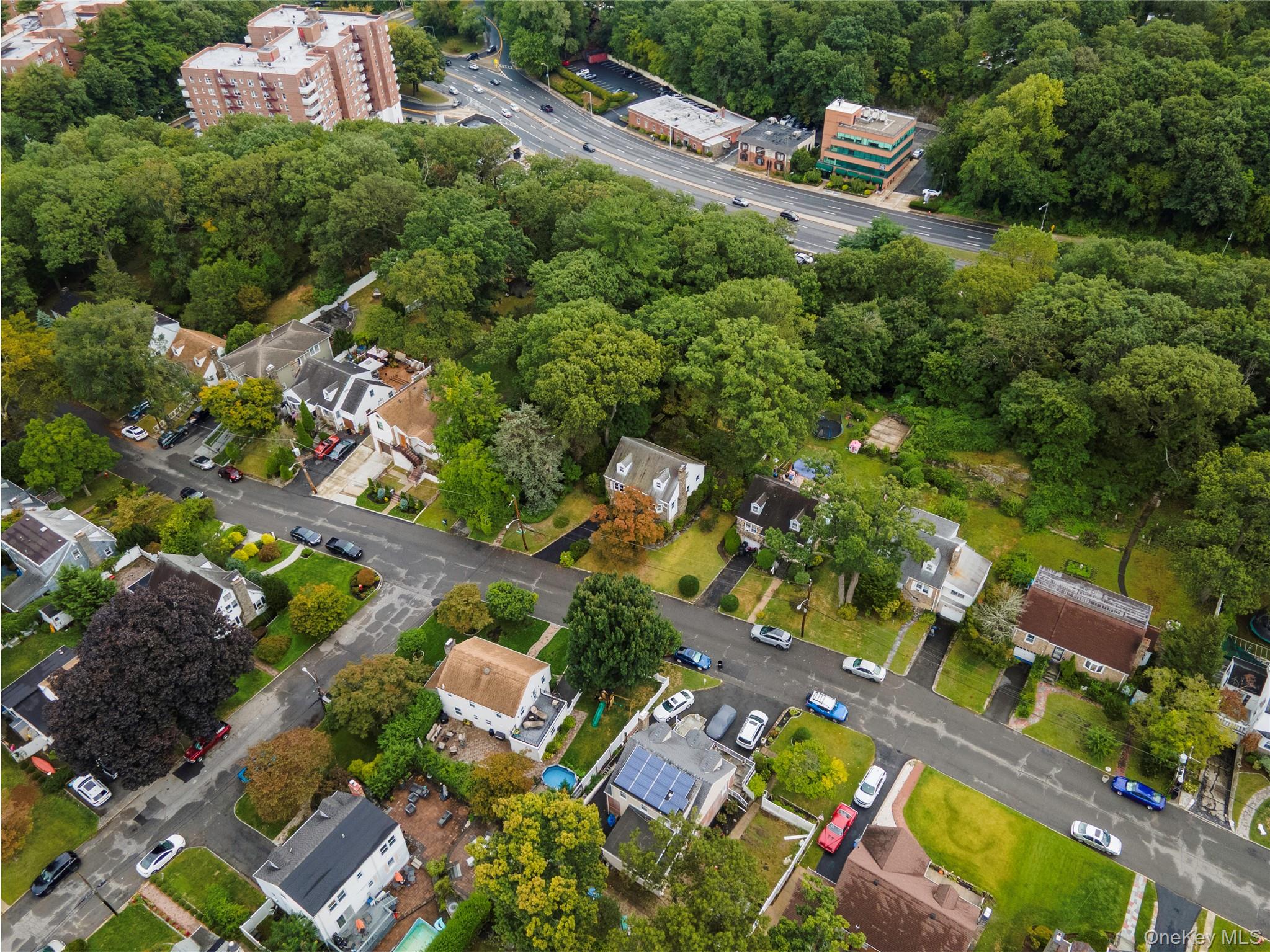 #6 photo, 38 Gramercy Avenue, Yonkers , NY 10701