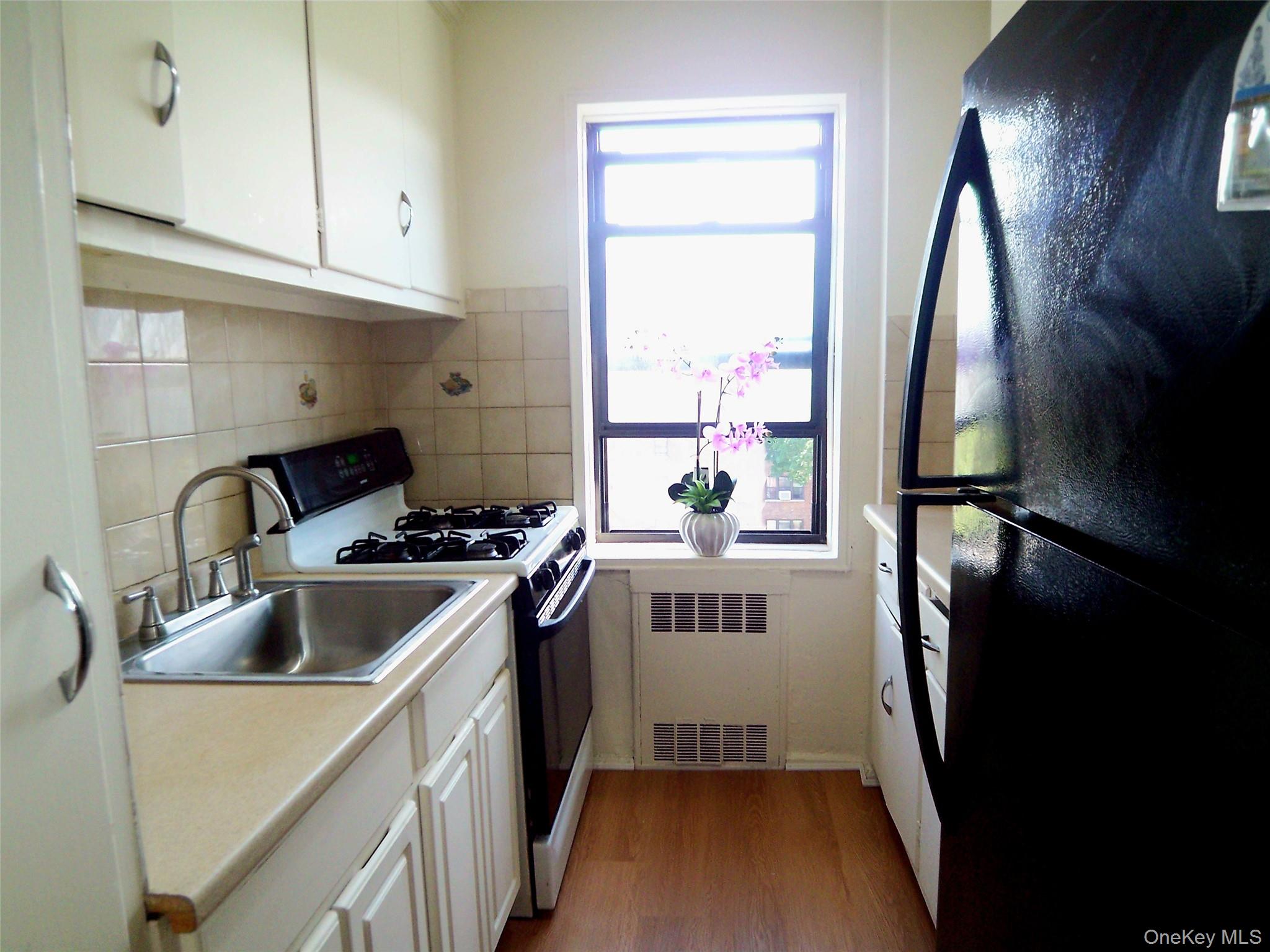 #5 photo, 1 Fisher Drive, Mount Vernon , NY 10552