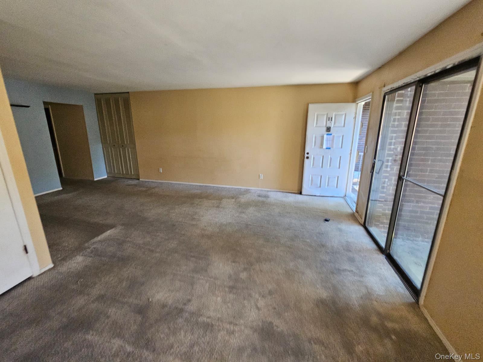 #14 photo, 424 Carpenter Avenue, Newburgh , NY 12550