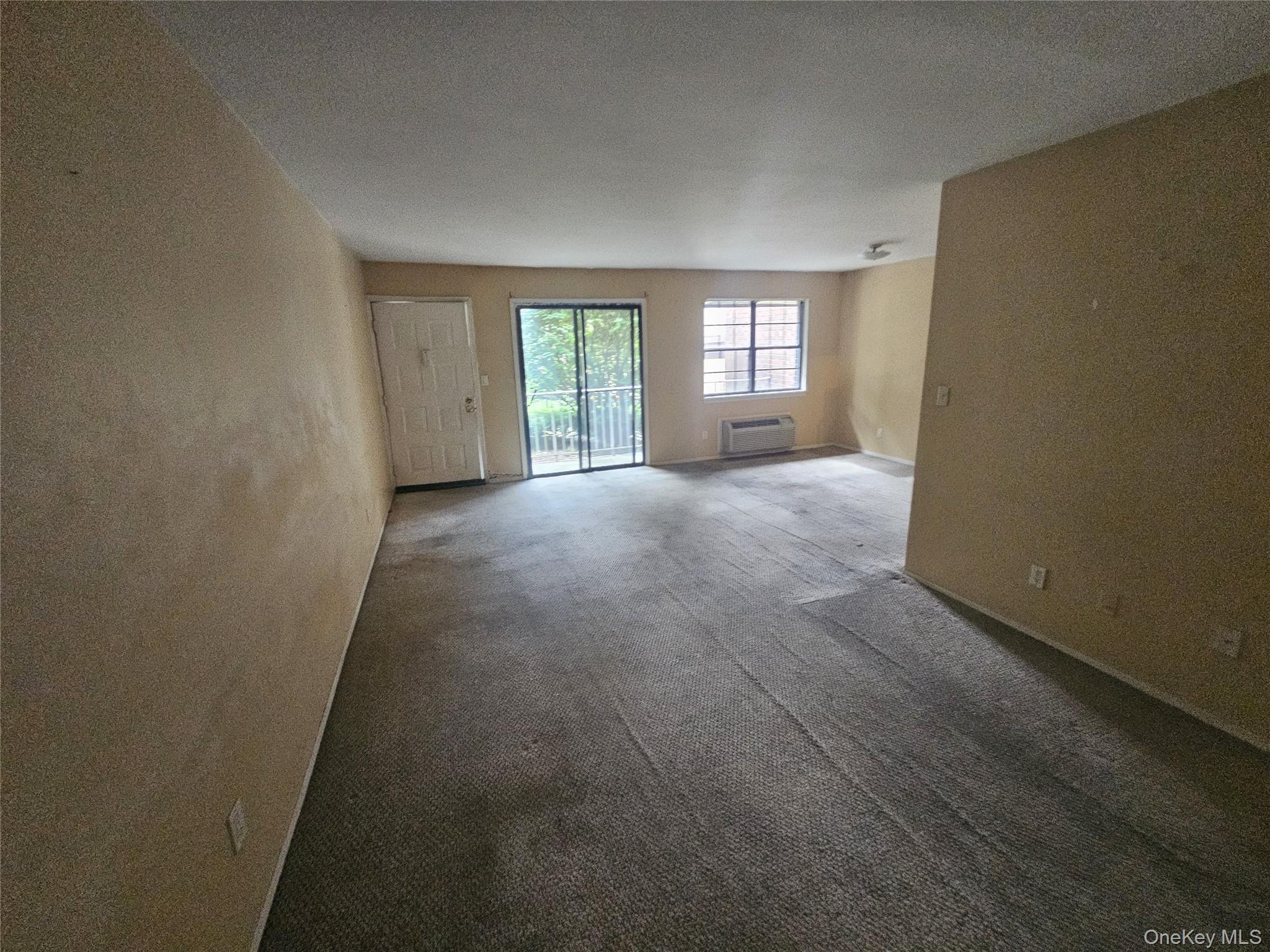 #17 photo, 424 Carpenter Avenue, Newburgh , NY 12550