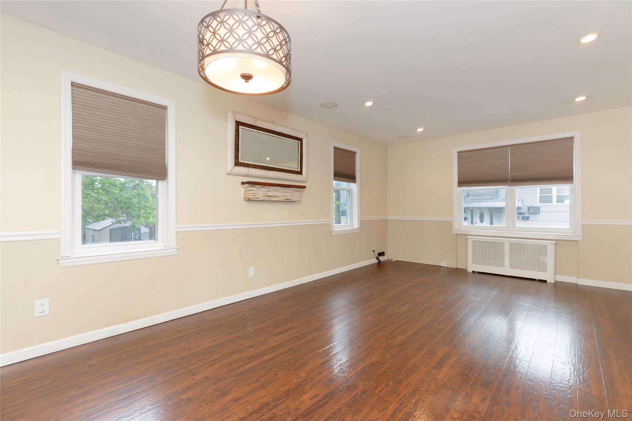 #4 photo, 810 Clarence Avenue, Bronx , NY 10465