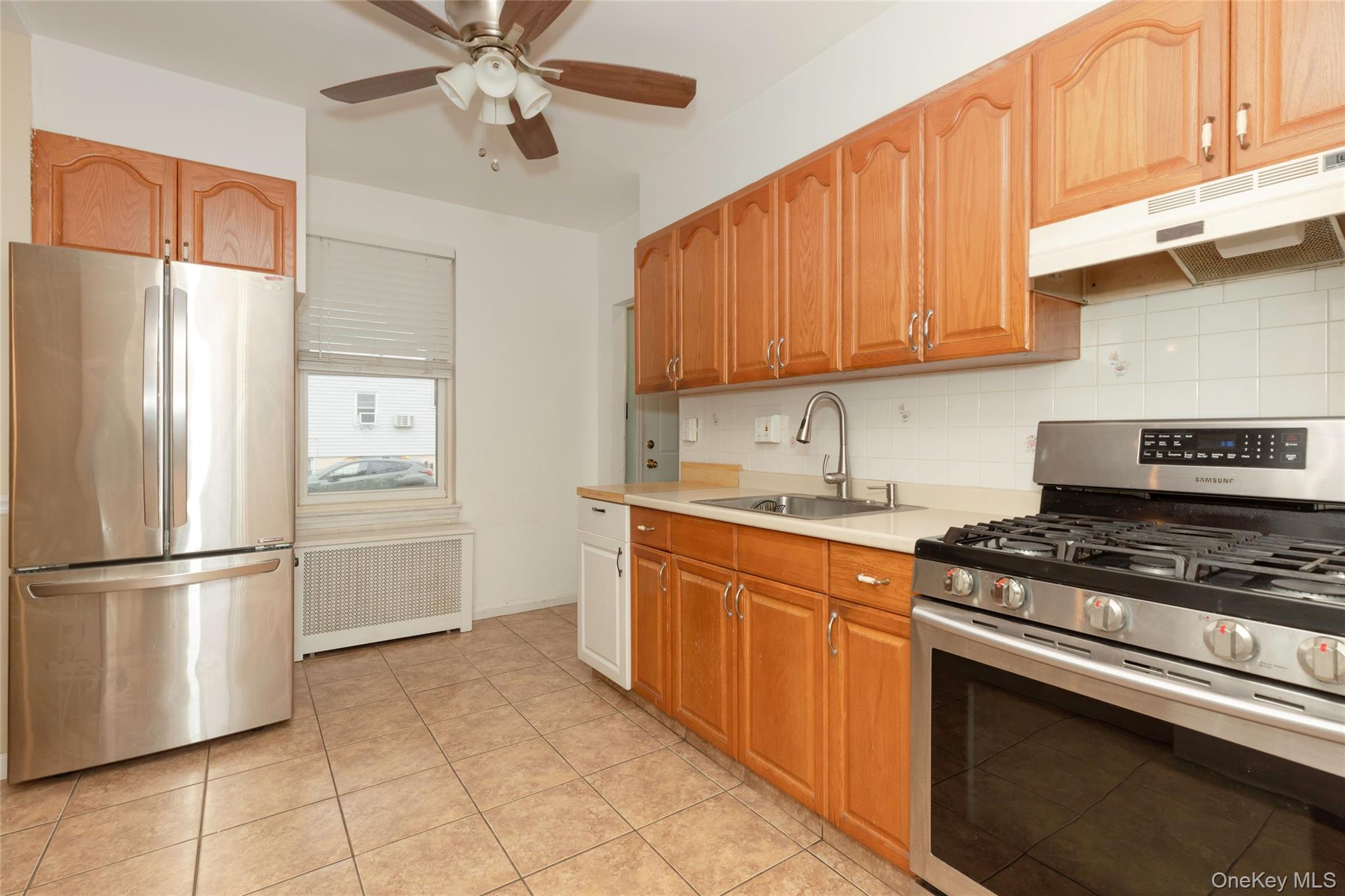 #7 photo, 810 Clarence Avenue, Bronx , NY 10465