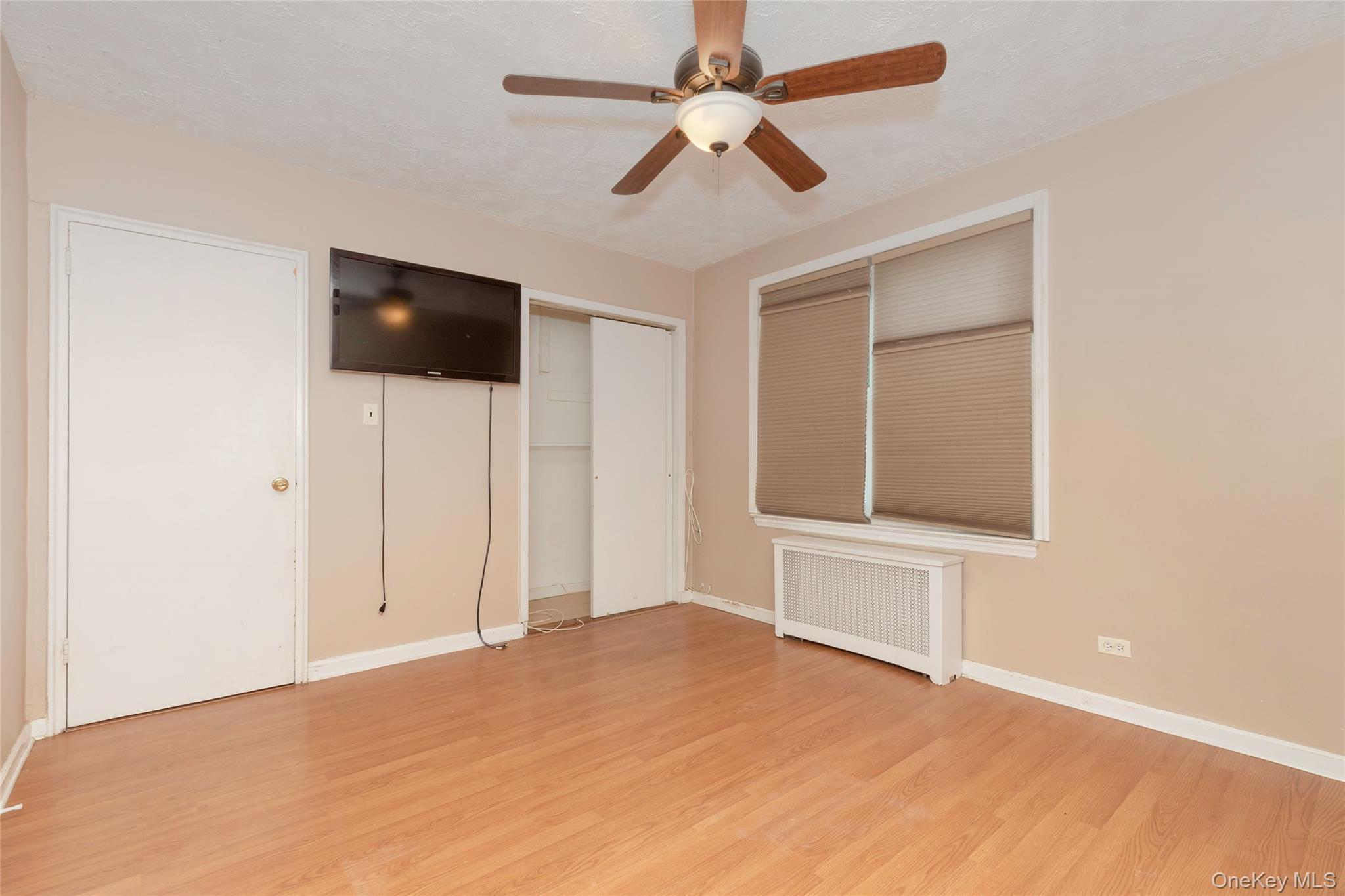 #9 photo, 810 Clarence Avenue, Bronx , NY 10465