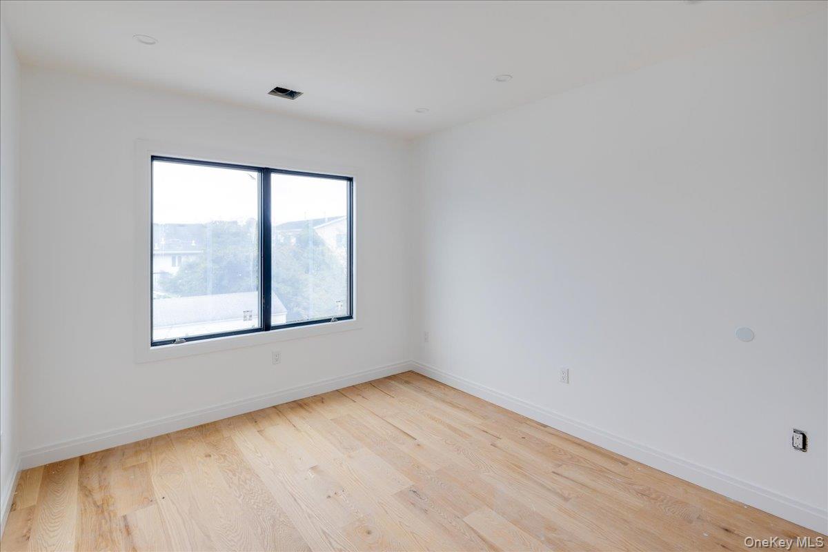 #10 photo, 544 Arlington Road, Cedarhurst , NY 11516