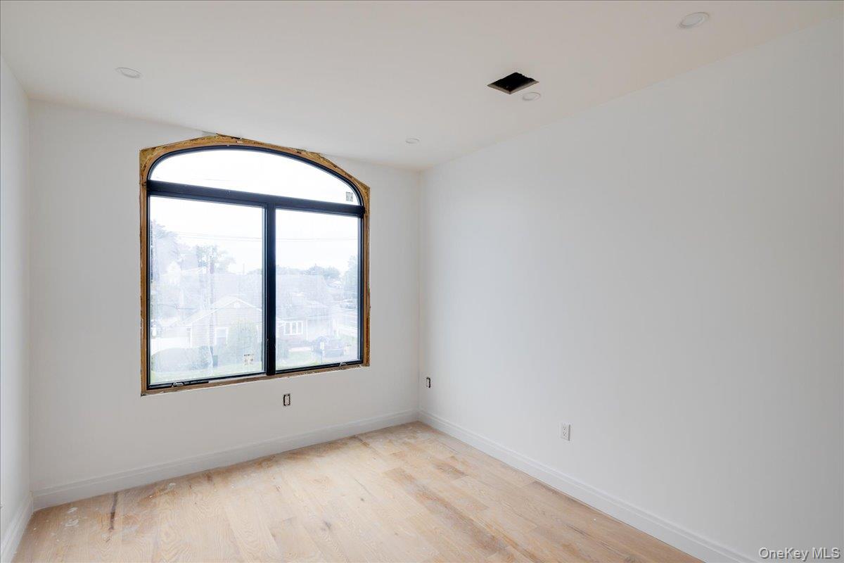 #12 photo, 544 Arlington Road, Cedarhurst , NY 11516