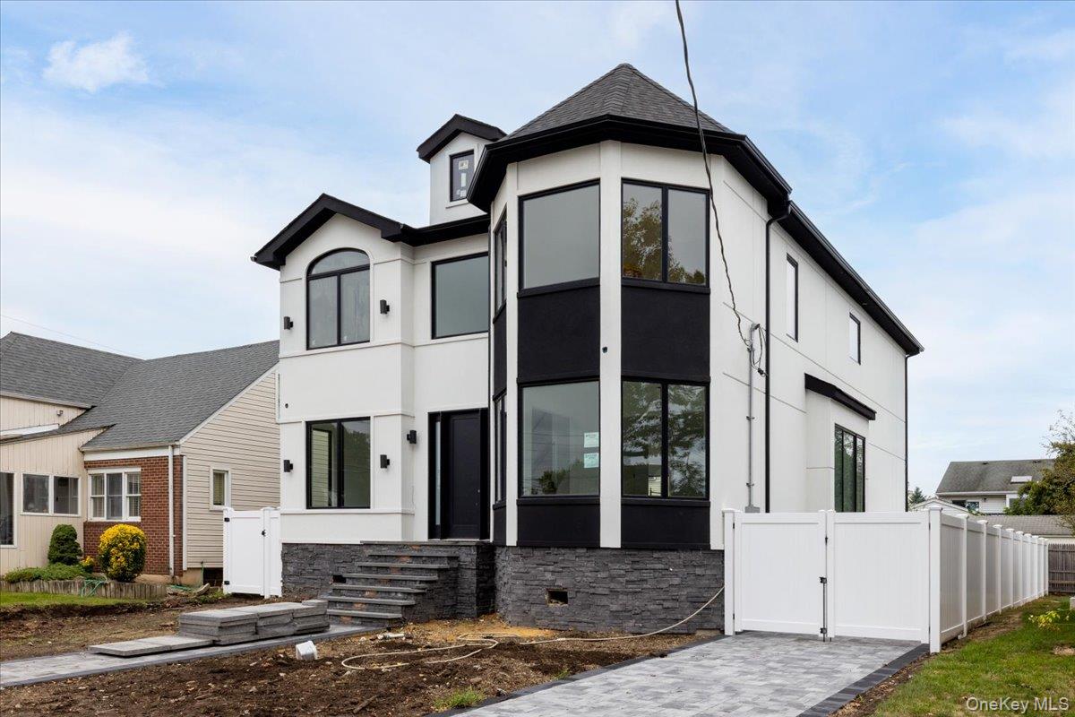 #3 photo, 544 Arlington Road, Cedarhurst , NY 11516