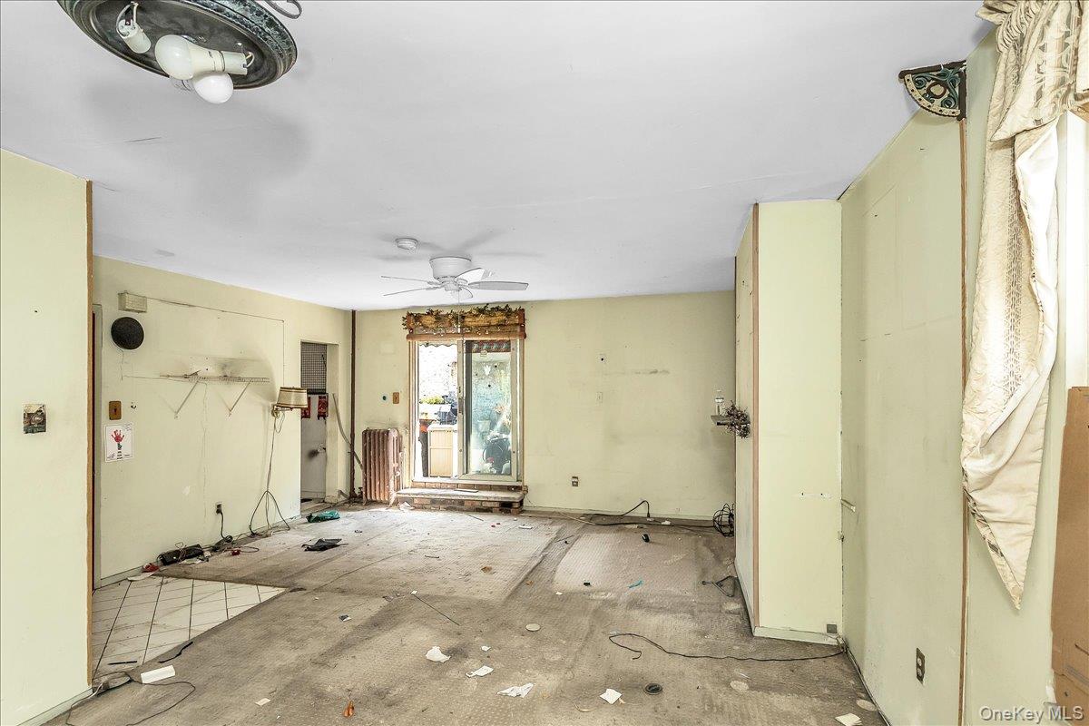 #16 photo, 382 Manhattan Avenue, Brooklyn , NY 11211