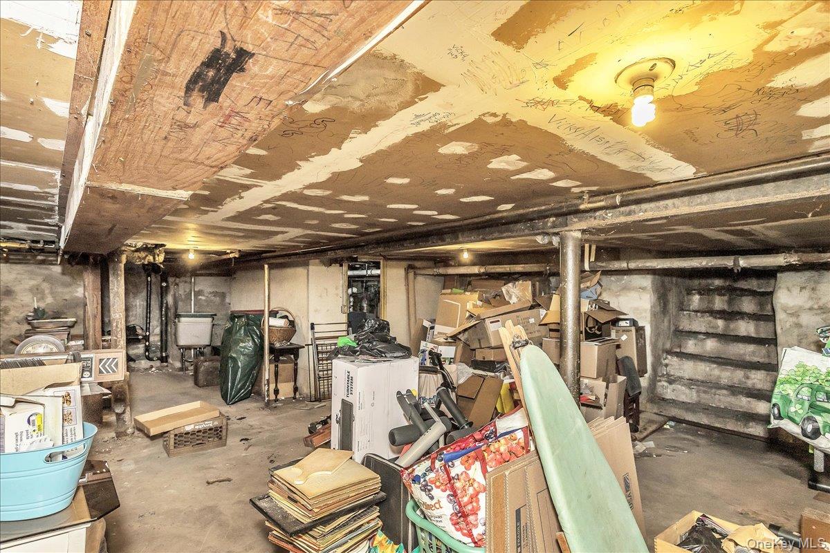 #19 photo, 382 Manhattan Avenue, Brooklyn , NY 11211