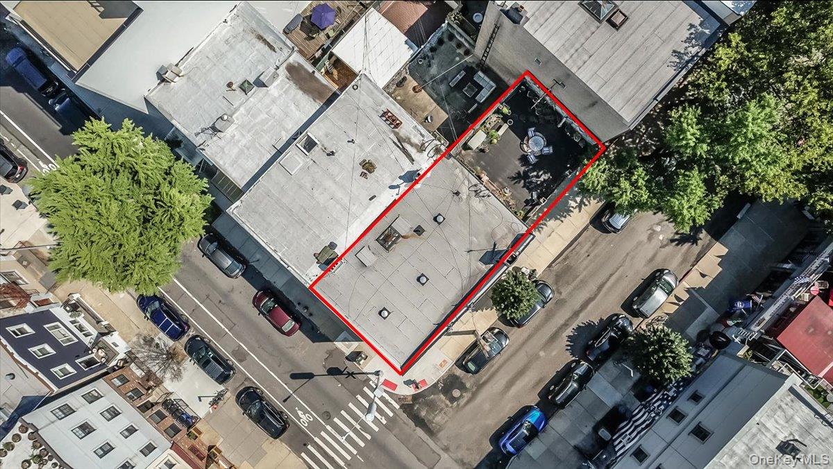 #5 photo, 382 Manhattan Avenue, Brooklyn , NY 11211