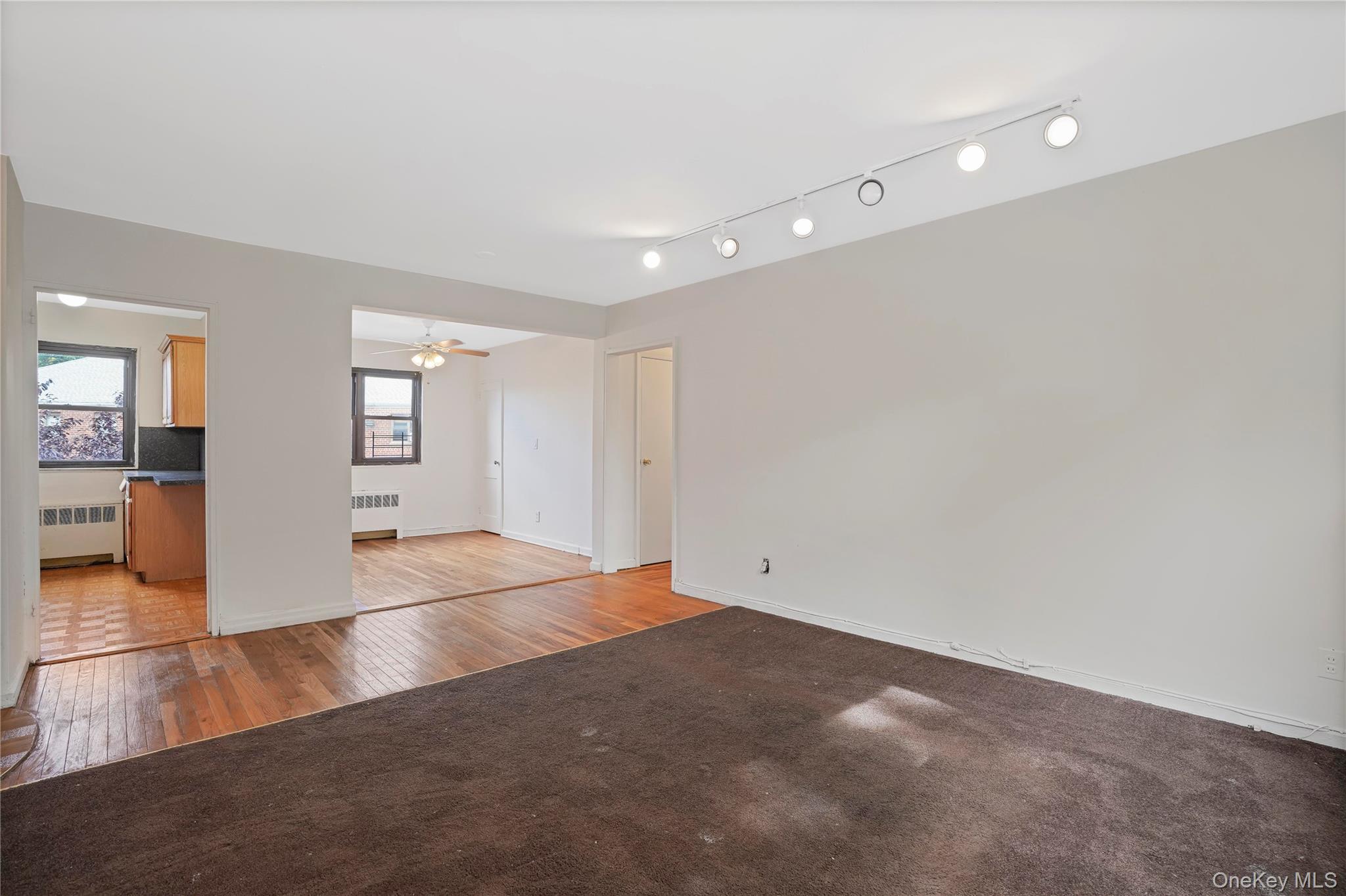 #7 photo, 90-55 Shore Parkway, クイーンズ区 Howard Beach , NY 11414