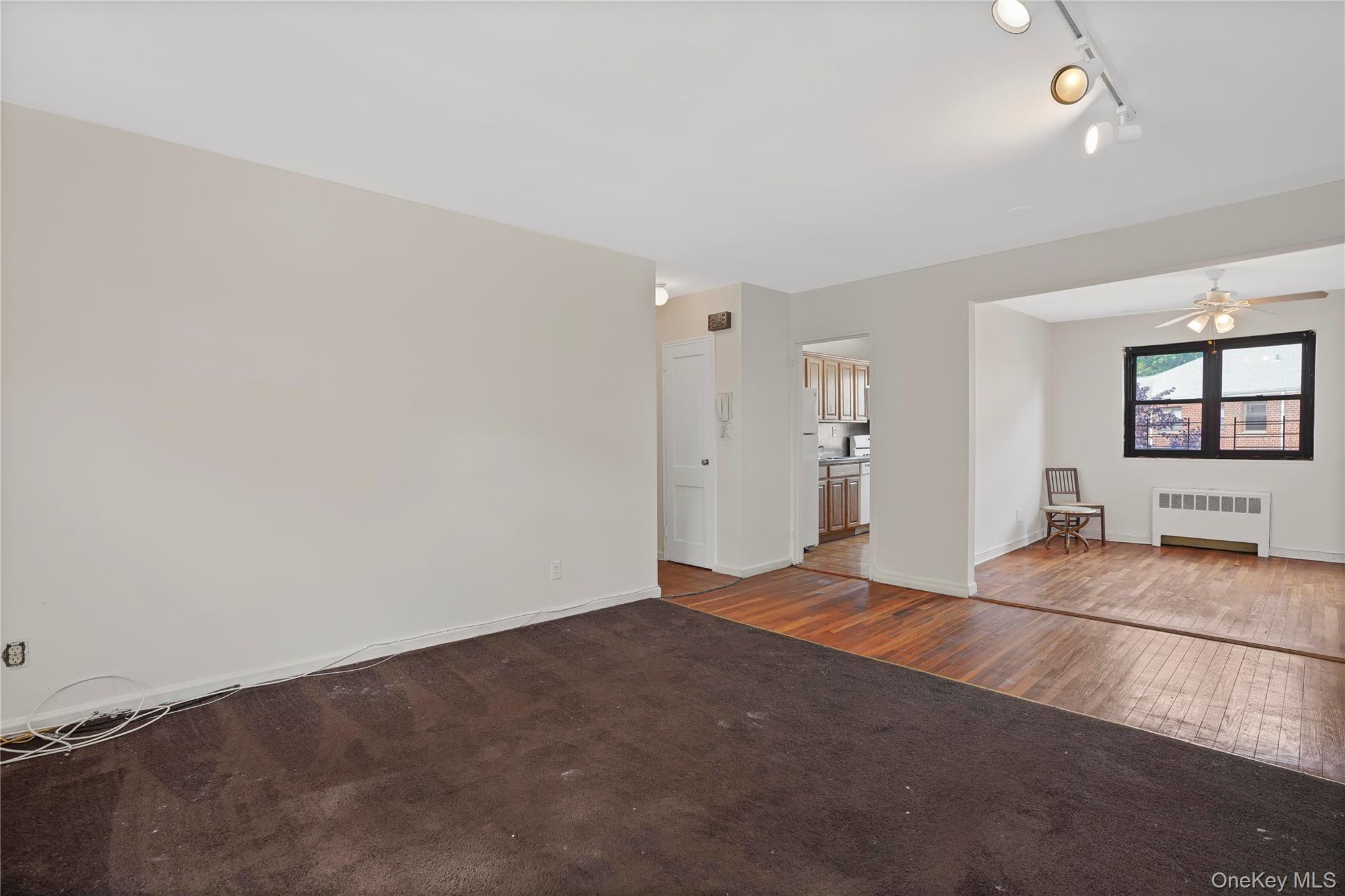 #8 photo, 90-55 Shore Parkway, クイーンズ区 Howard Beach , NY 11414