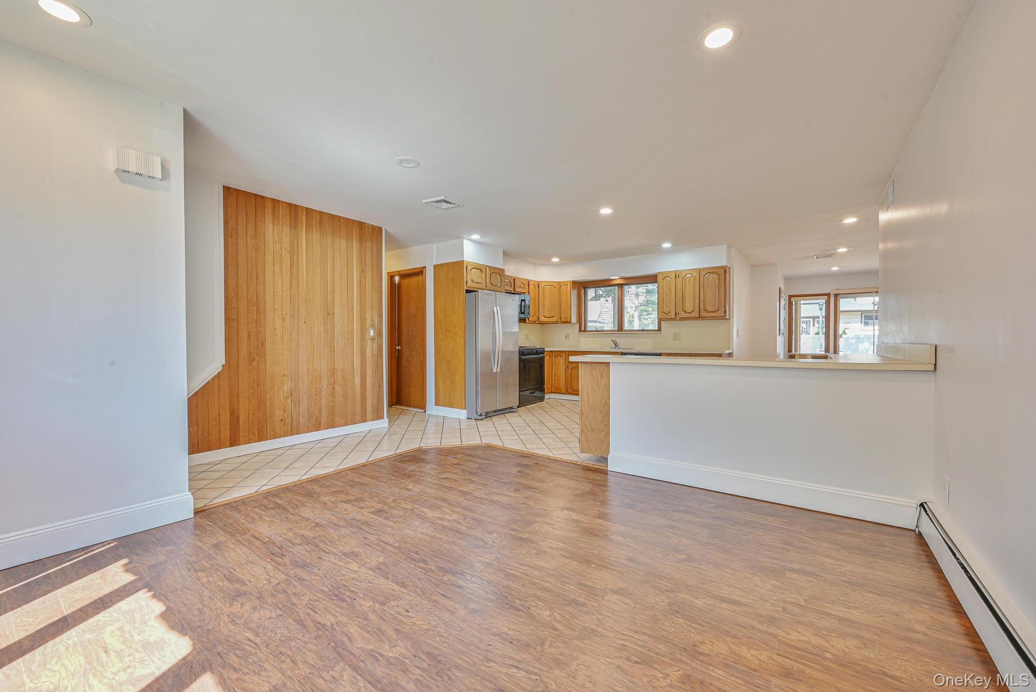 #12 photo, 203 N Manhattan Avenue, Massapequa , NY 11758