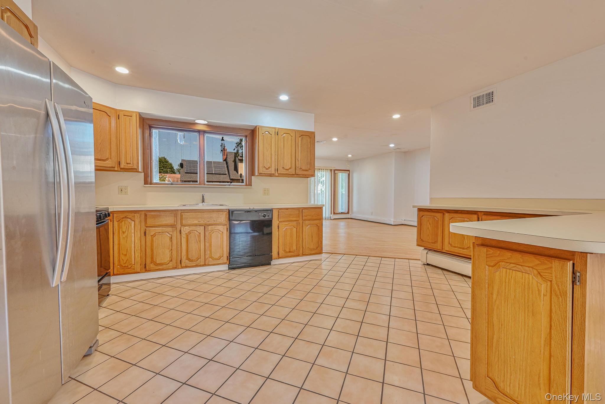 #13 photo, 203 N Manhattan Avenue, Massapequa , NY 11758