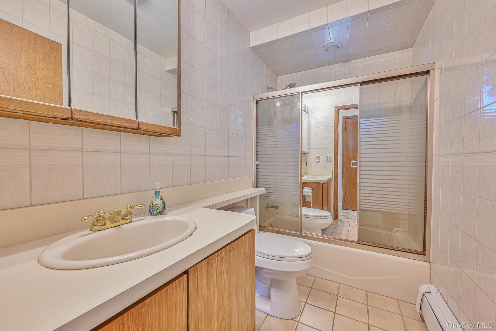 #19 photo, 203 N Manhattan Avenue, Massapequa , NY 11758