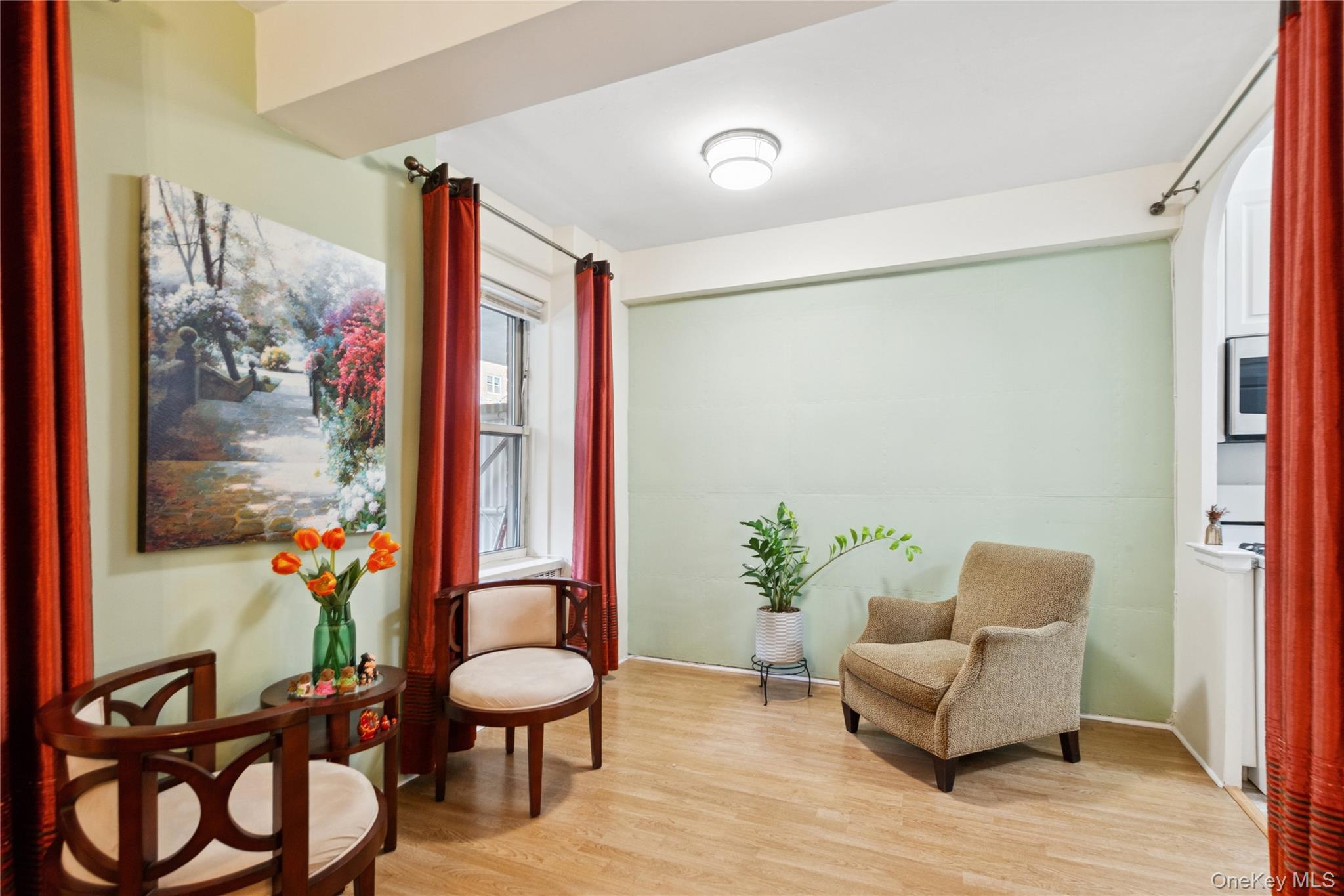 #4 photo, 69-10 108th Street, Forest Hills , NY 11375