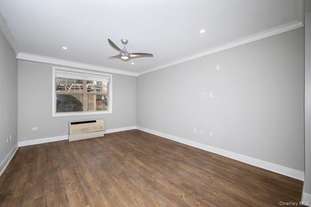 #4 photo, 1100 Avalon Street, Glen Cove , NY 11542