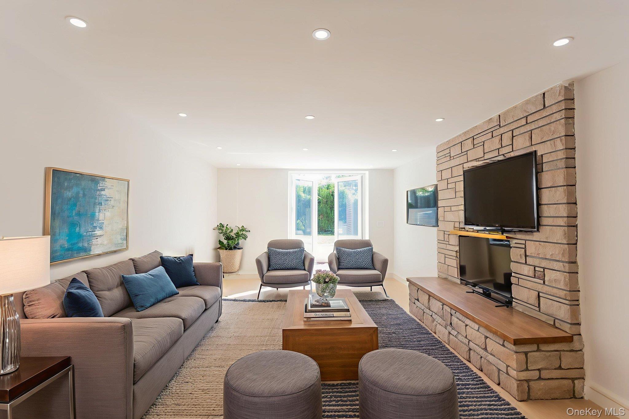 #12 photo, 85-49 Avon Street, Jamaica Estates , NY 11432