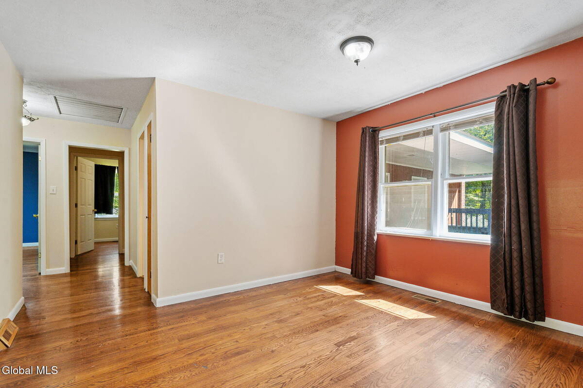 #13 photo, 367 Closson Road, Glenville , NY 12302