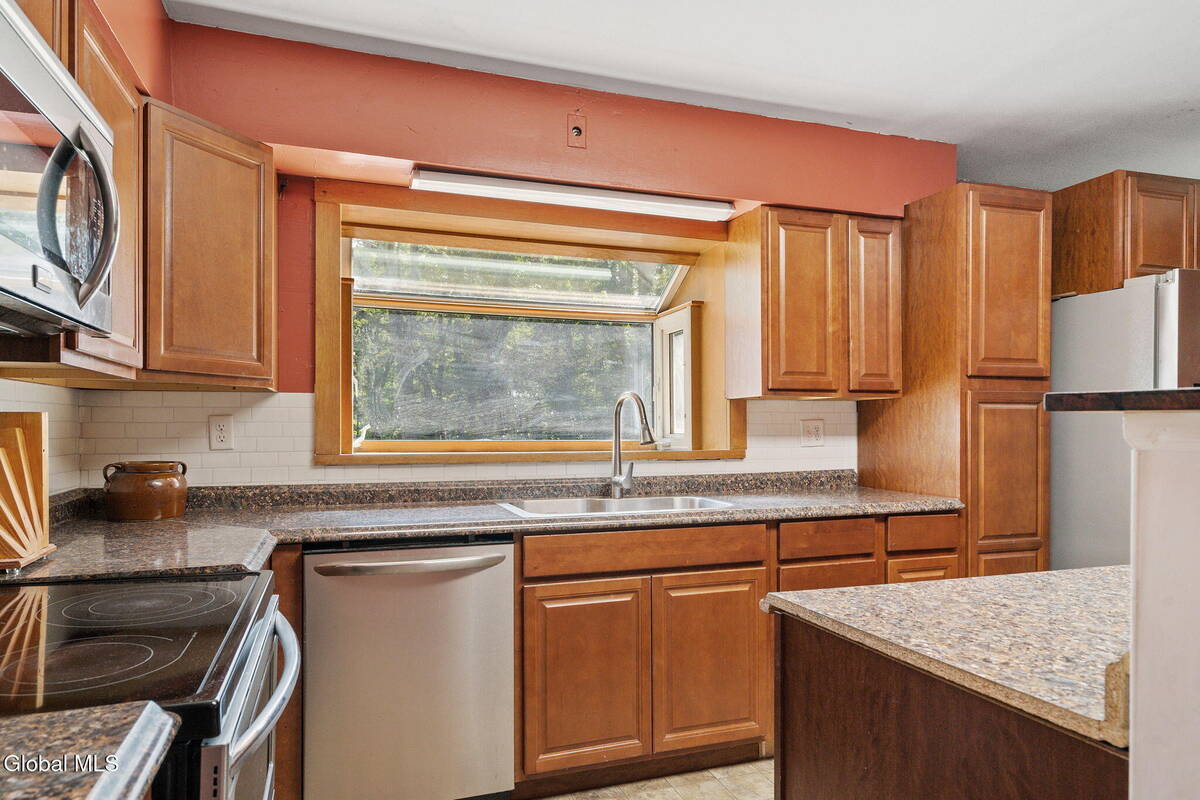 #17 photo, 367 Closson Road, Glenville , NY 12302