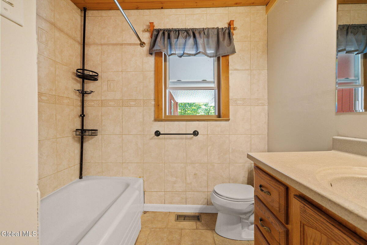 #32 photo, 367 Closson Road, Glenville , NY 12302