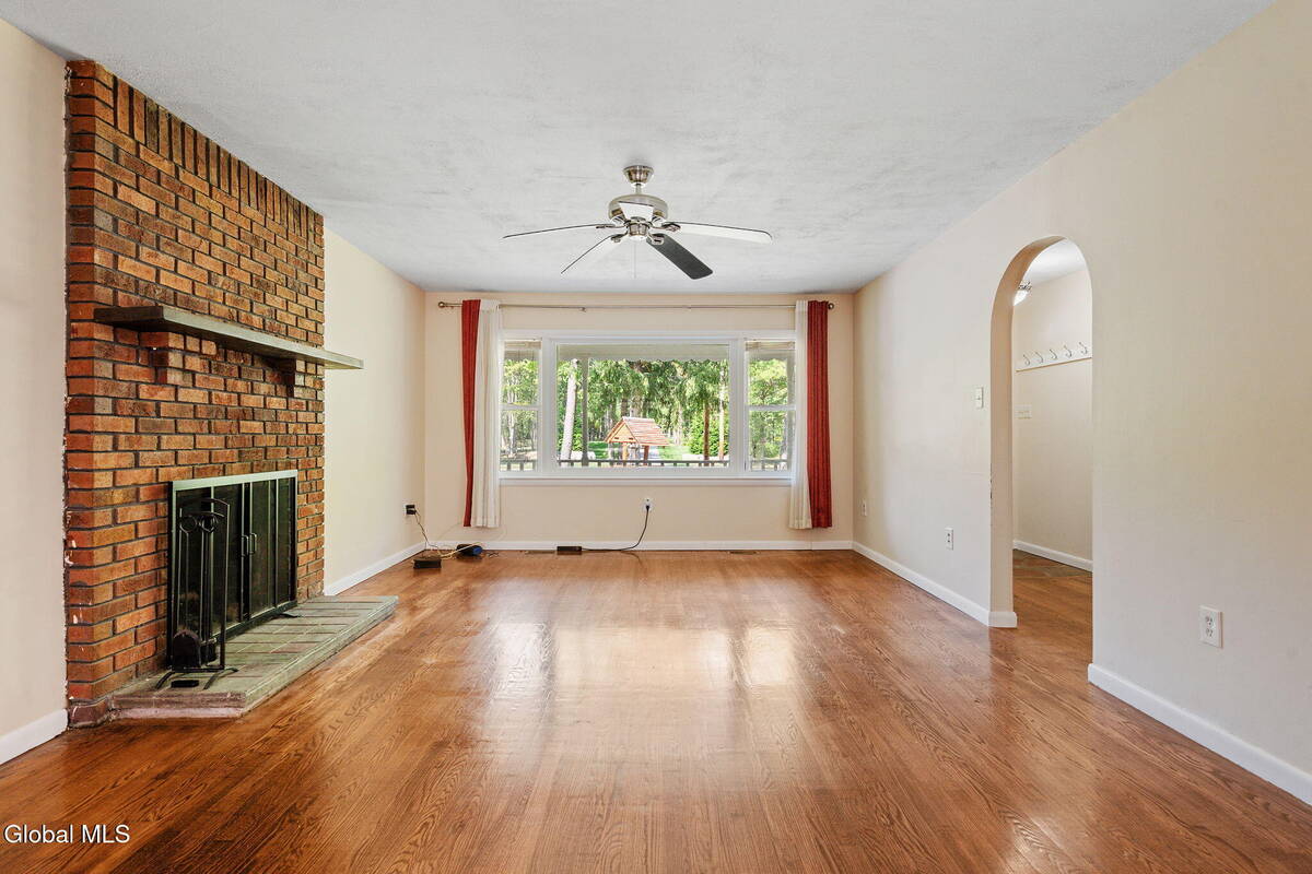 #9 photo, 367 Closson Road, Glenville , NY 12302