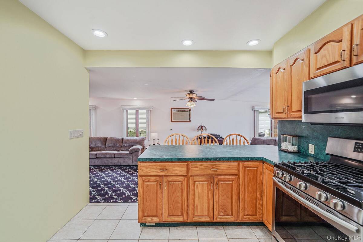 #16 photo, 14 Garden Court, Bay Shore , NY 11706