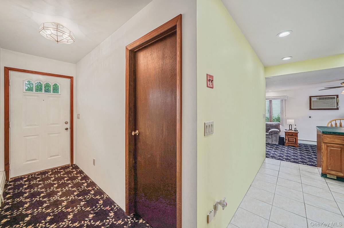 #23 photo, 14 Garden Court, Bay Shore , NY 11706