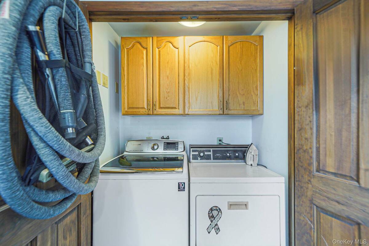 #24 photo, 14 Garden Court, Bay Shore , NY 11706