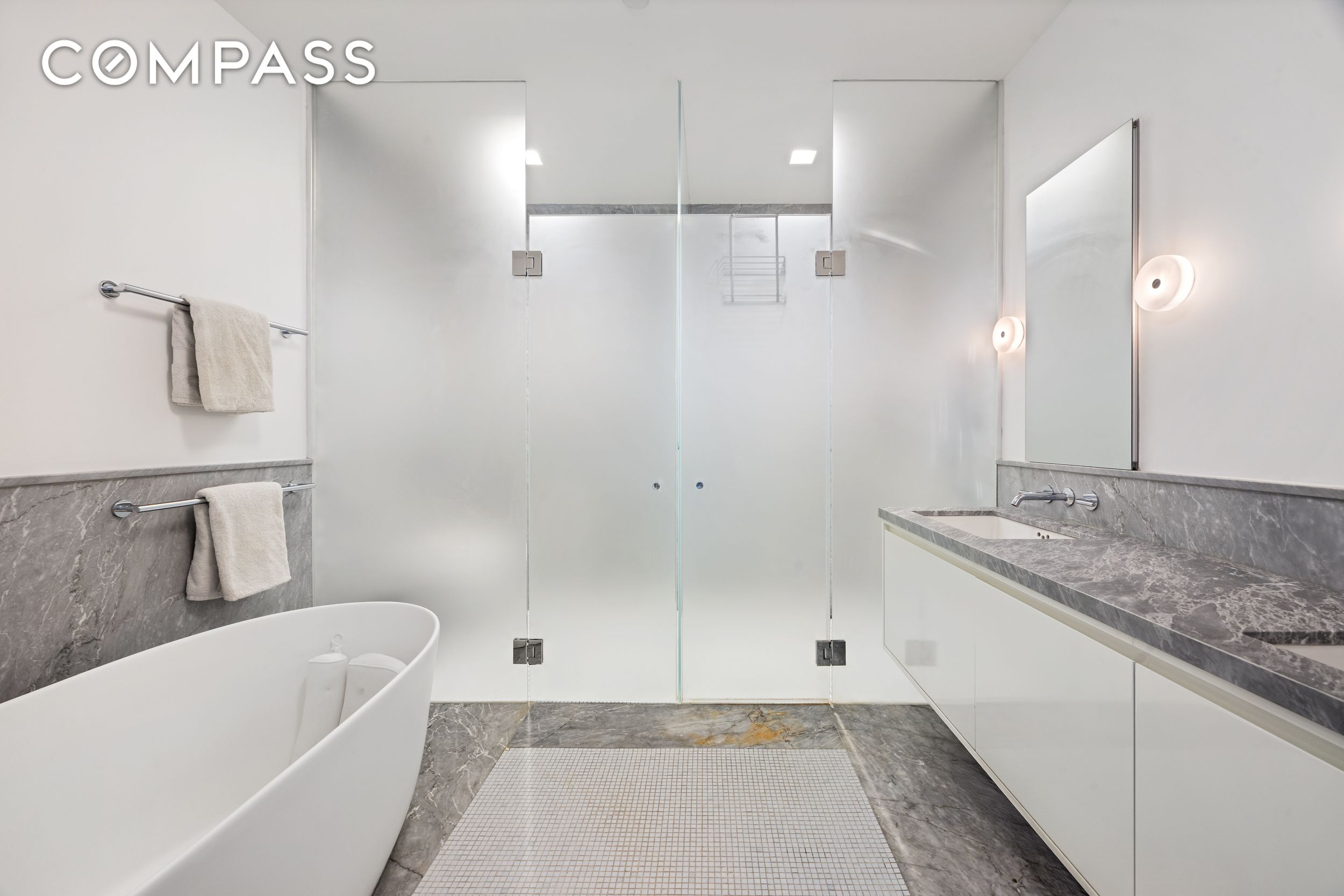 #11 photo, 21 E 12th Street, マンハッタン Greenwich Village , NY 10003