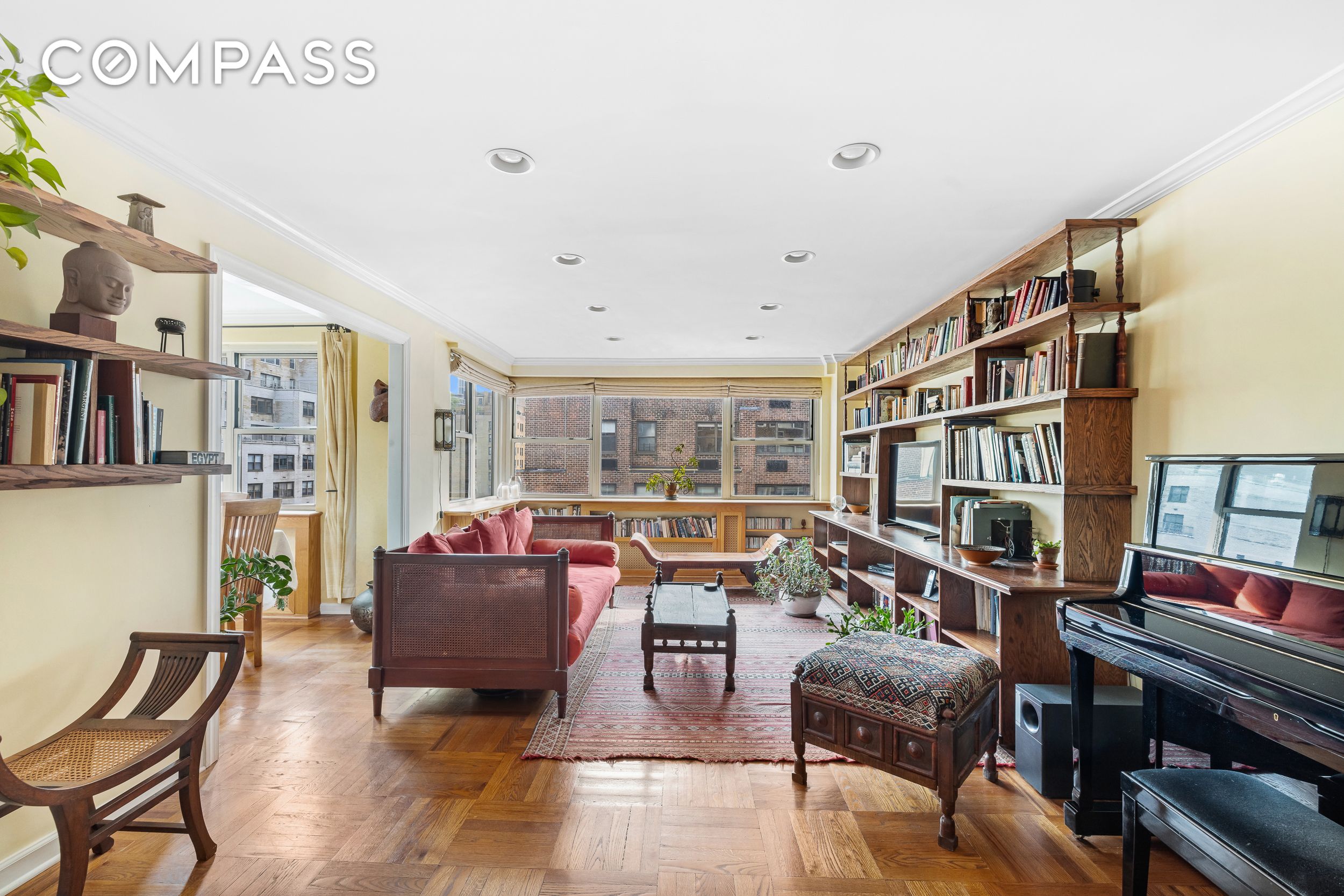 #5 photo, 233 E 70th Street, Lenox Hill , NY 10021