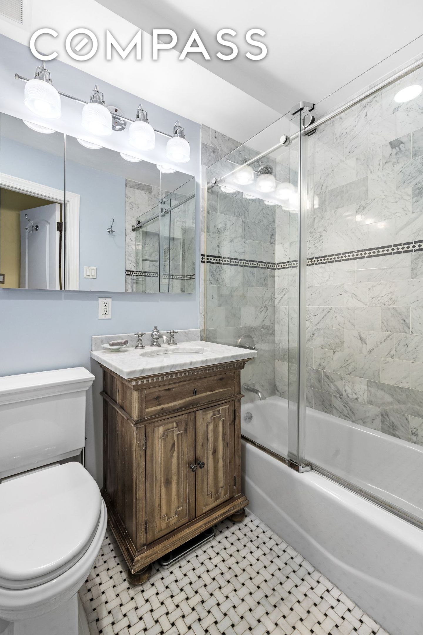 #9 photo, 233 E 70th Street, Lenox Hill , NY 10021