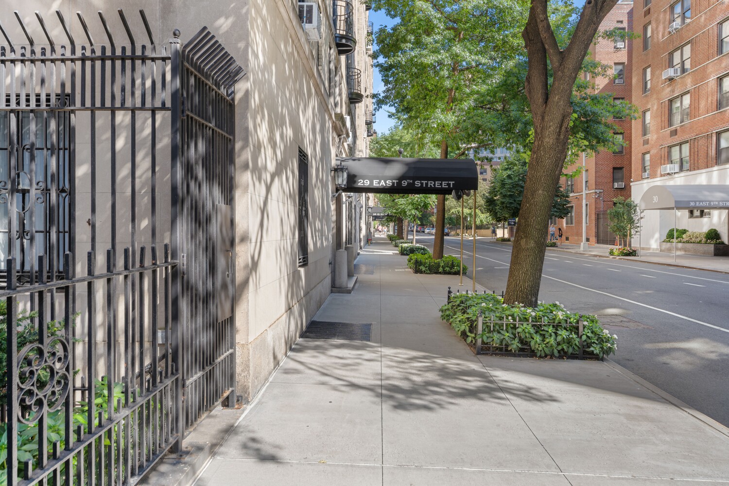 #12 photo, 29 E 9TH Street, Greenwich Village , NY 10003