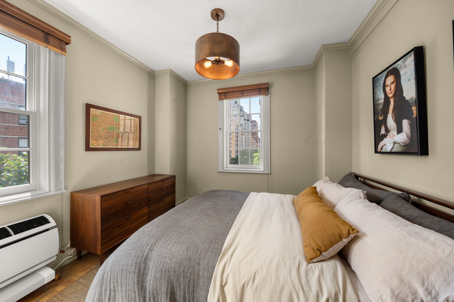 #7 photo, 29 E 9TH Street, Greenwich Village , NY 10003