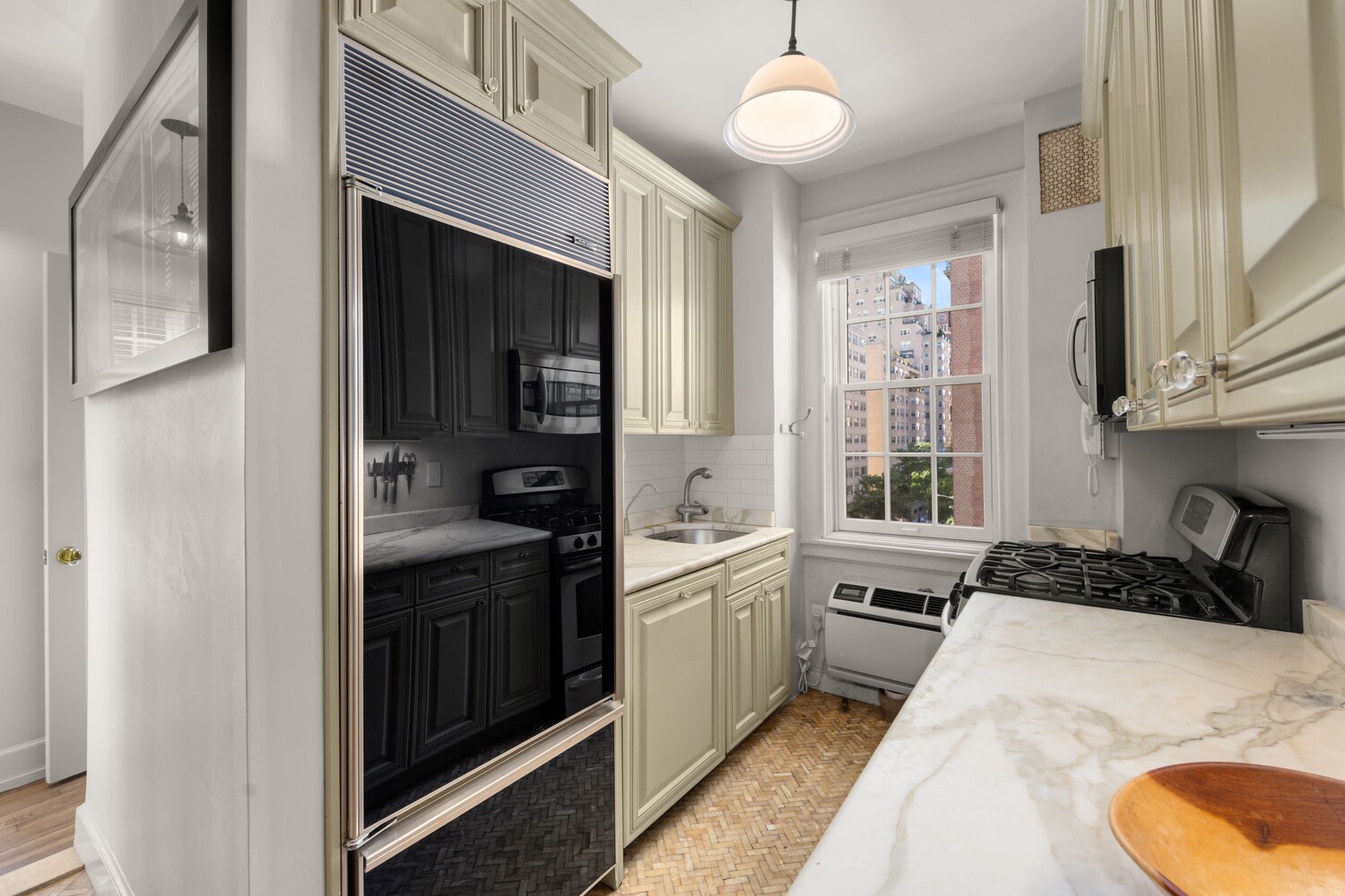 #8 photo, 29 E 9TH Street, Greenwich Village , NY 10003