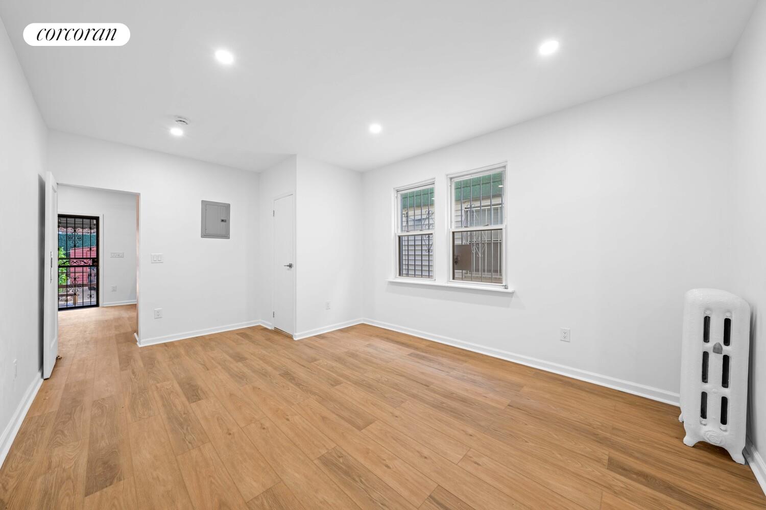 #4 photo, Woodside, Woodside , NY 11377