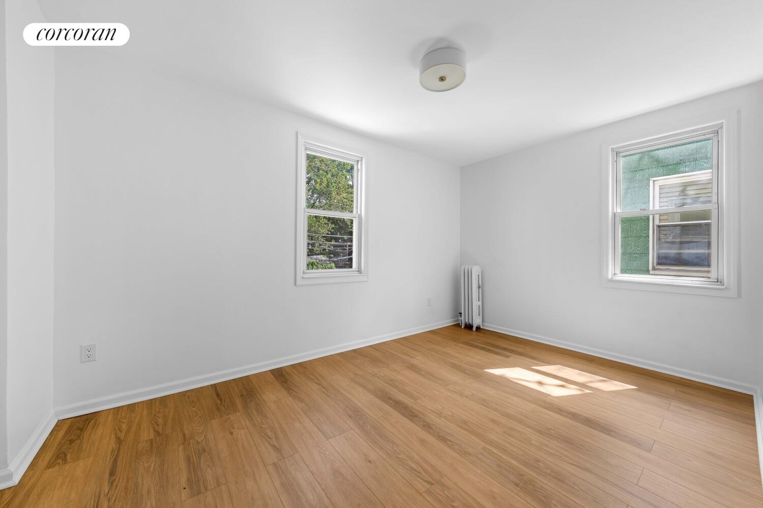 #8 photo, Woodside, Woodside , NY 11377